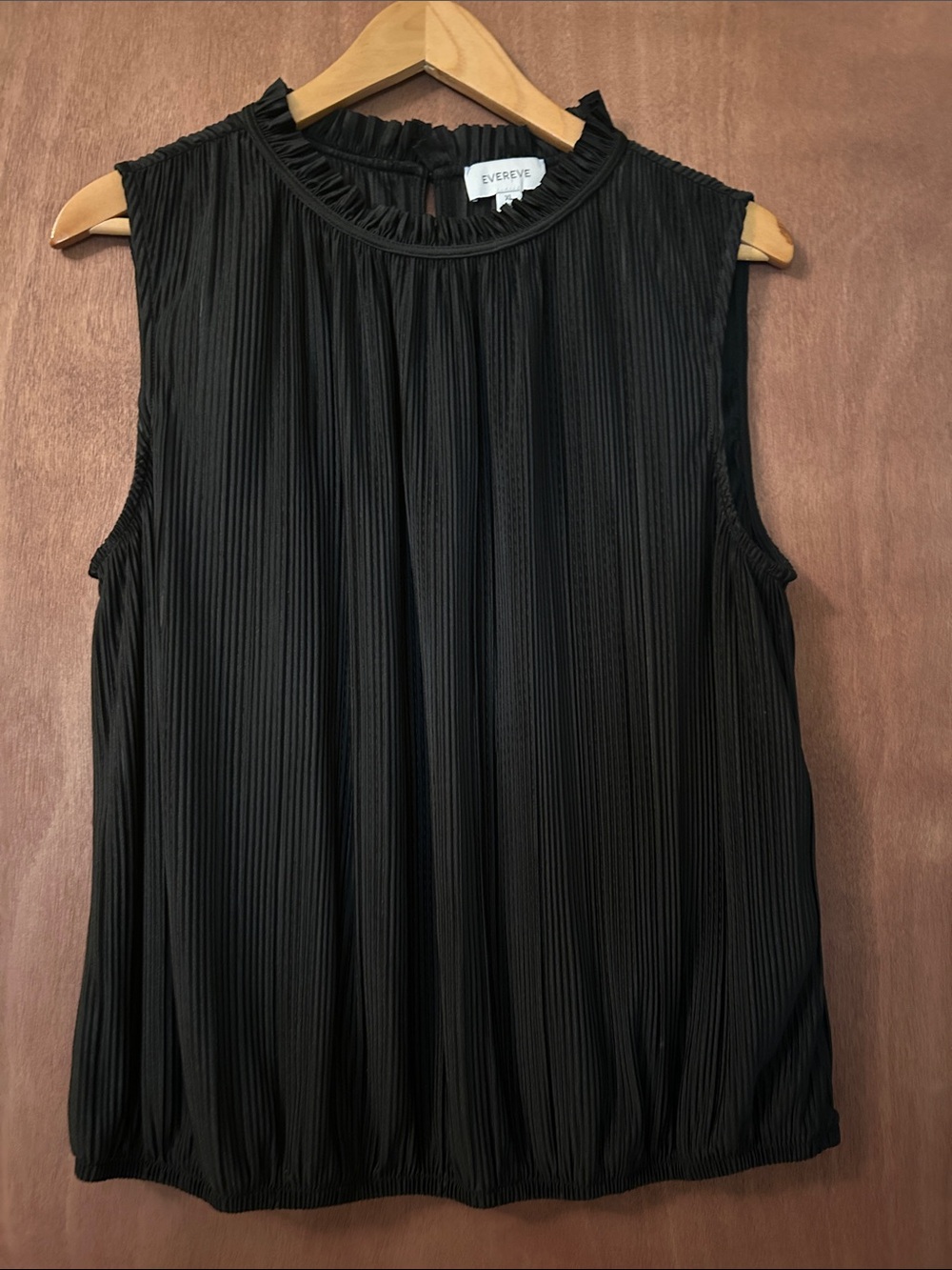 Evereve Black Pleated Ruffle-Neck Sleeveless Top